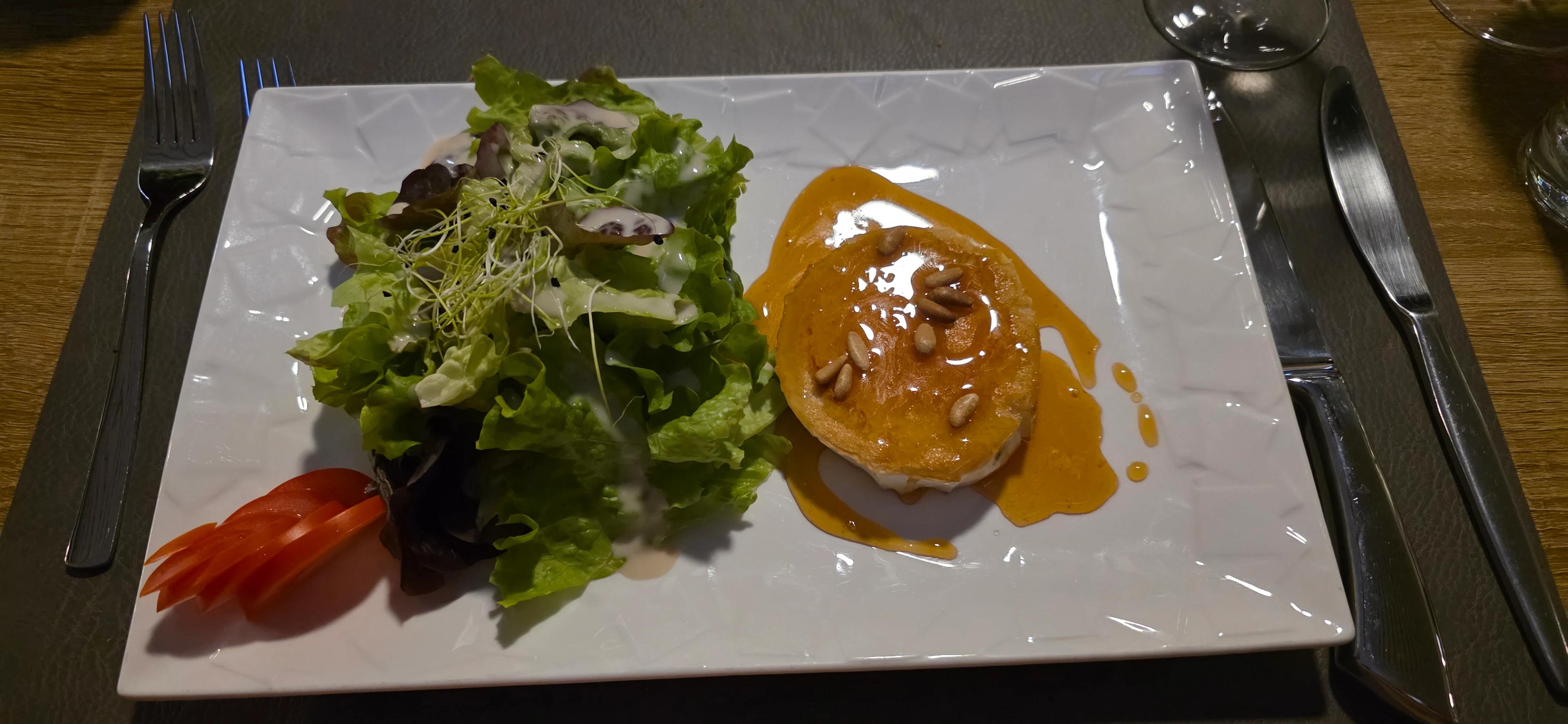 Salade de chèvre chaud au miel